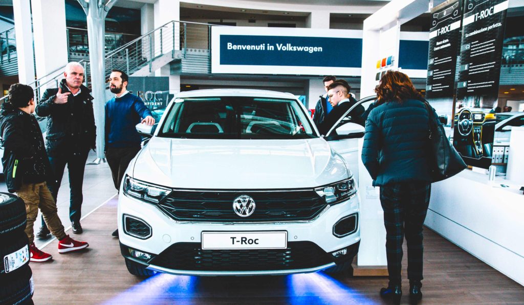 Presentata a tutto volume la Nuova T-Roc da Mandolini Auto